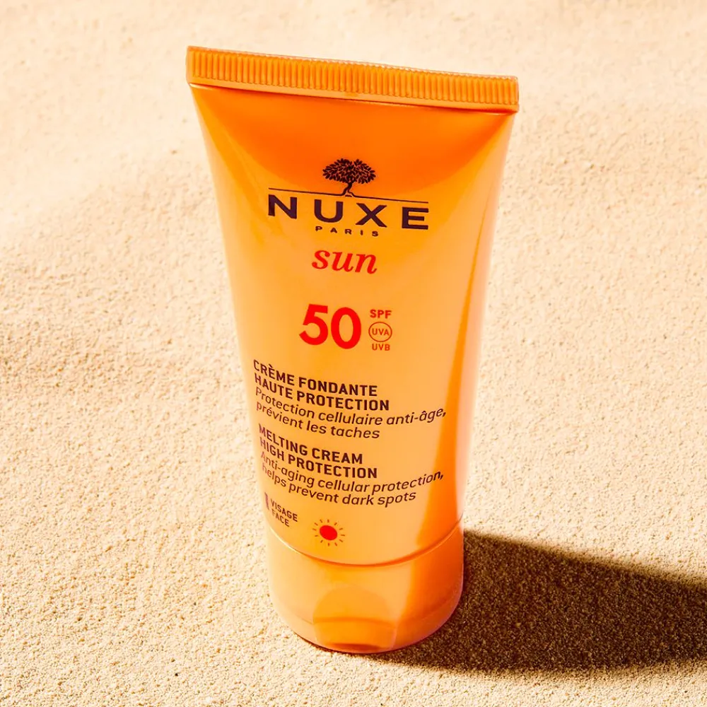 nuxe_nuxe_sun_crema_funde_2.webp Nuxe Sun Crema Fundente Para El Rostro Alta Proteccion Spf50 Hot